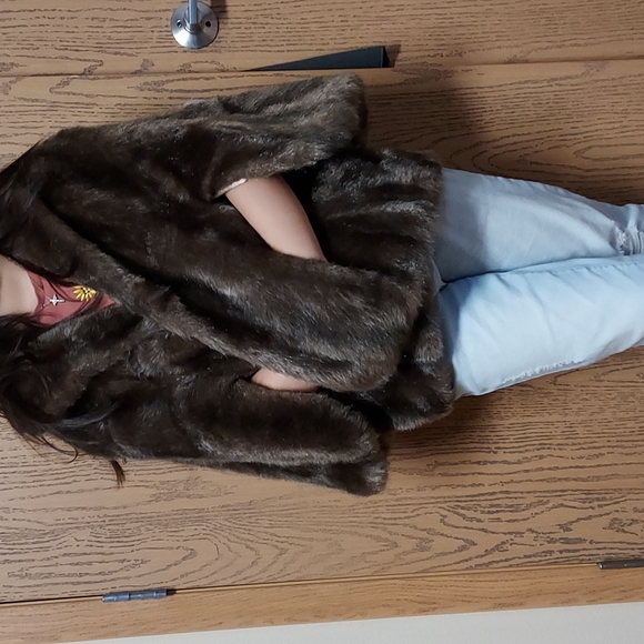 Vintage Fur Shawl/Cape - Picture 2 of 8